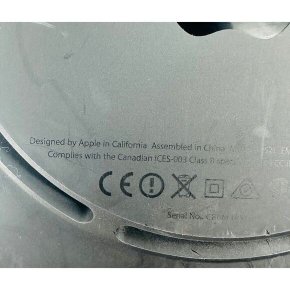 Apple AirPort Extreme 802.11ac (6th Generation) Wireless Access Point A1521 - Picture 4 of 6